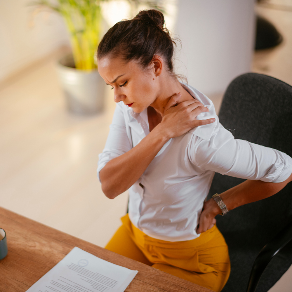 Cum să scapi de durerile de spate cauzate de munca la birou
